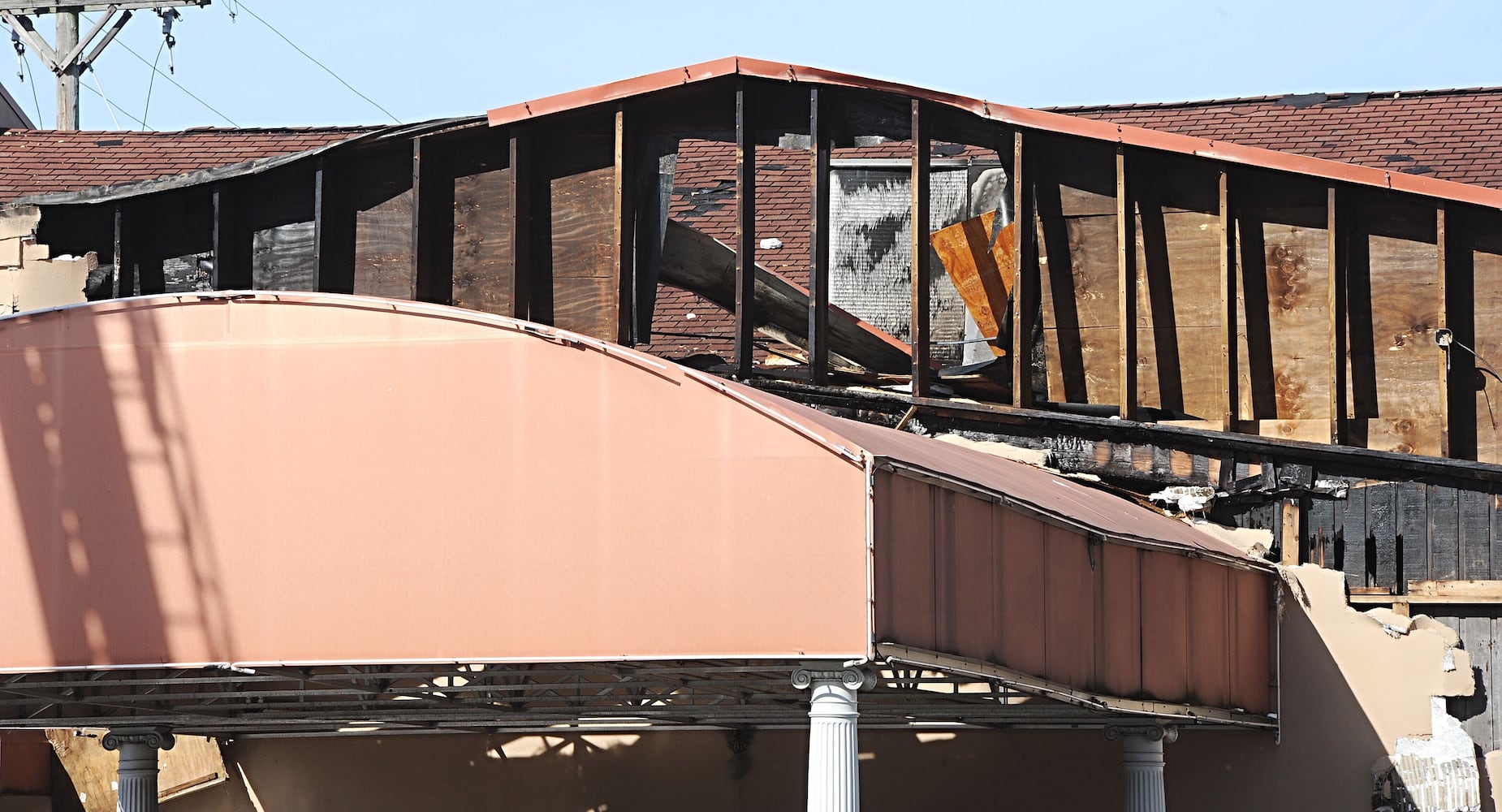 Crews battle fire at former Harem club in Harrison Twp.