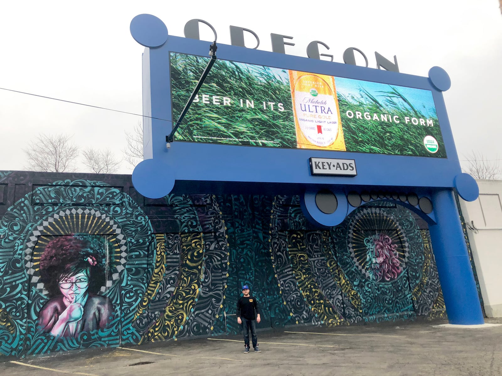 KAP Signs  of Dayton installed Key-Ads' new "Oregon" electric billboard near the intersection of Fifth St. and Patterson Blvd.  AJ Bauer, the owner of  Smokin’ Bar-B-Que, stands under the sign.