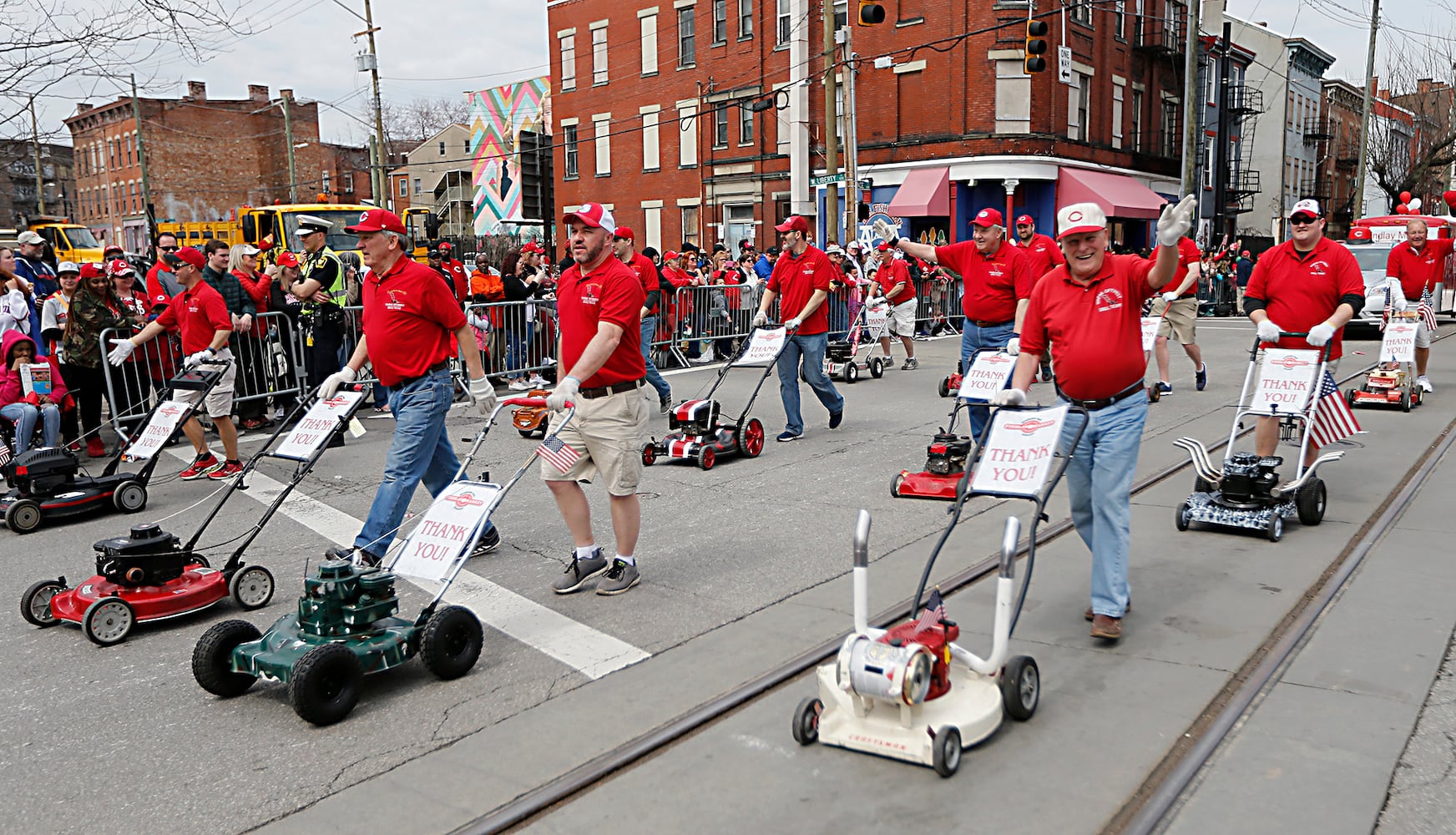 PHOTOS: Cincinnati Reds Opening Day Parade