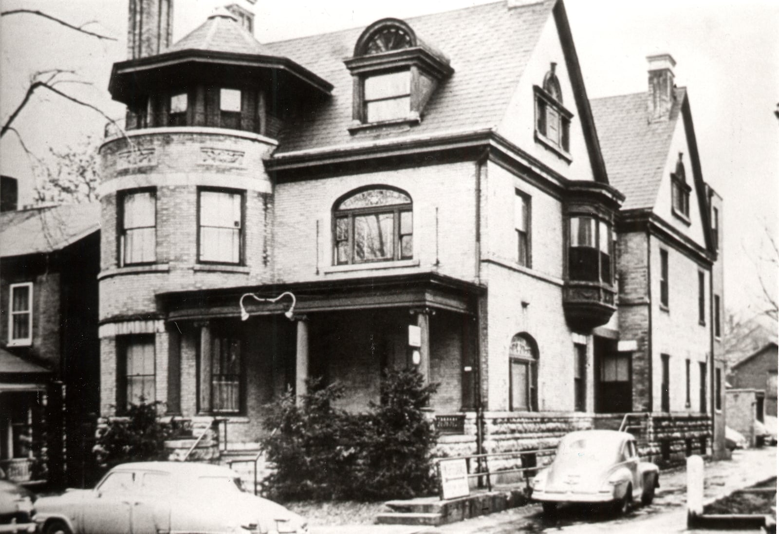 Dayton Osteopathic Hospital, now known as Grandview Hospital, was founded in a converted private home at 325 West Second Street in Dayton in 1926. GRANDVIEW HOSPITAL