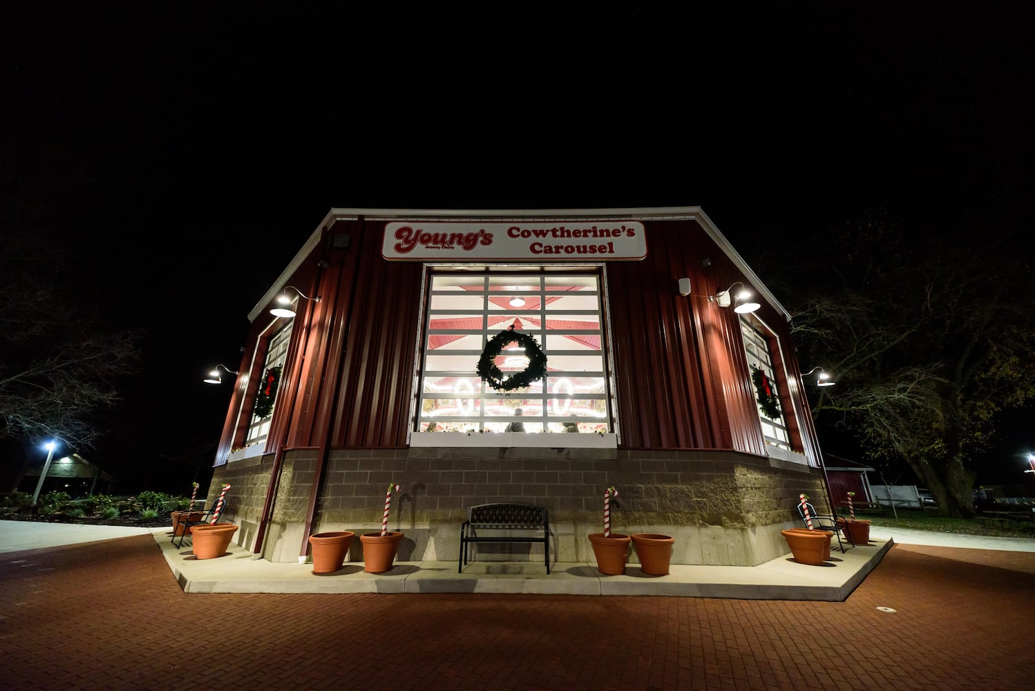 PHOTOS: Barnabe's Buckeye Tree Lighting Ceremony at Young's Jersey Dairy