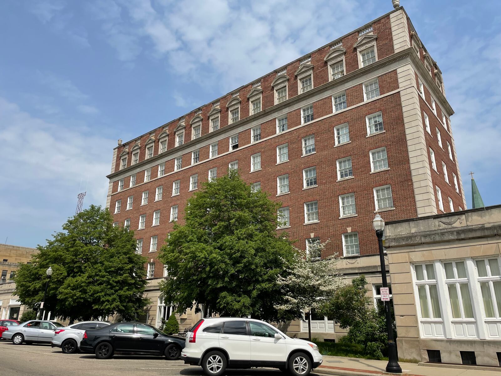 The near century-old Anthony Wayne apartments will be converted into a boutique hotel, according to a $16 million plan by a Cincinnati-based developer. MICHAEL D. PITMAN/STAFF