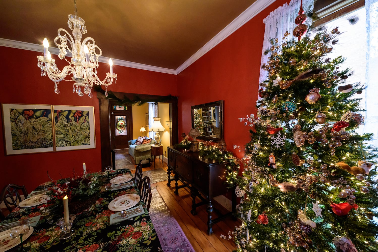 PHOTOS: A Dickens of a Christmas St. Anne’s Hill Holiday Home Tour