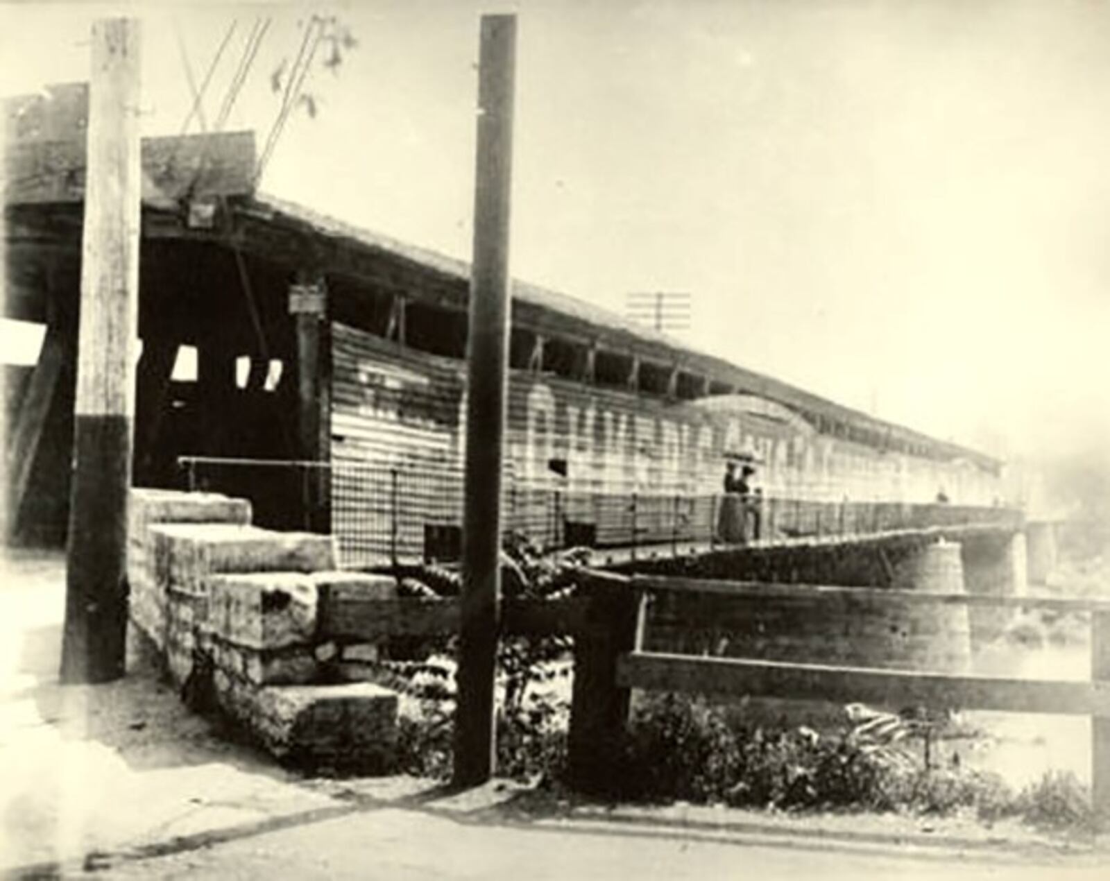 The first Third Street bridge over the Great Miami River in Dayton was covered and built about 1840. DAYTON METRO LIBRARY