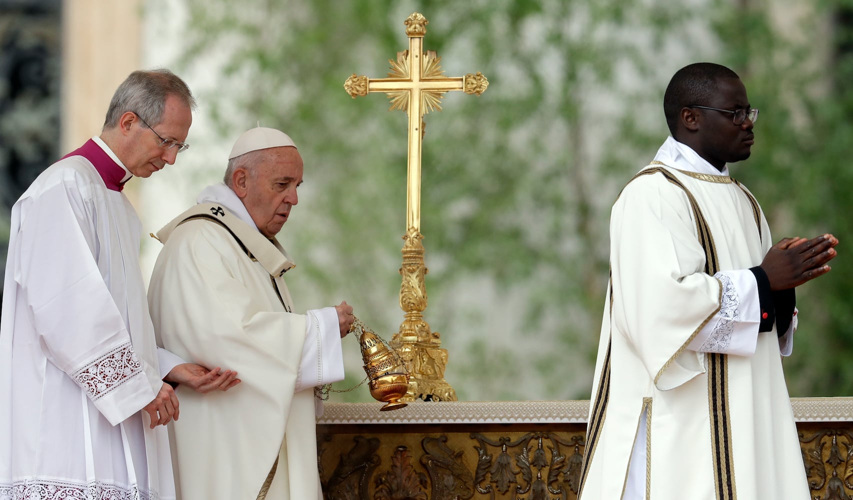 Photos: Pope Francis celebrates Easter Mass at the Vatican