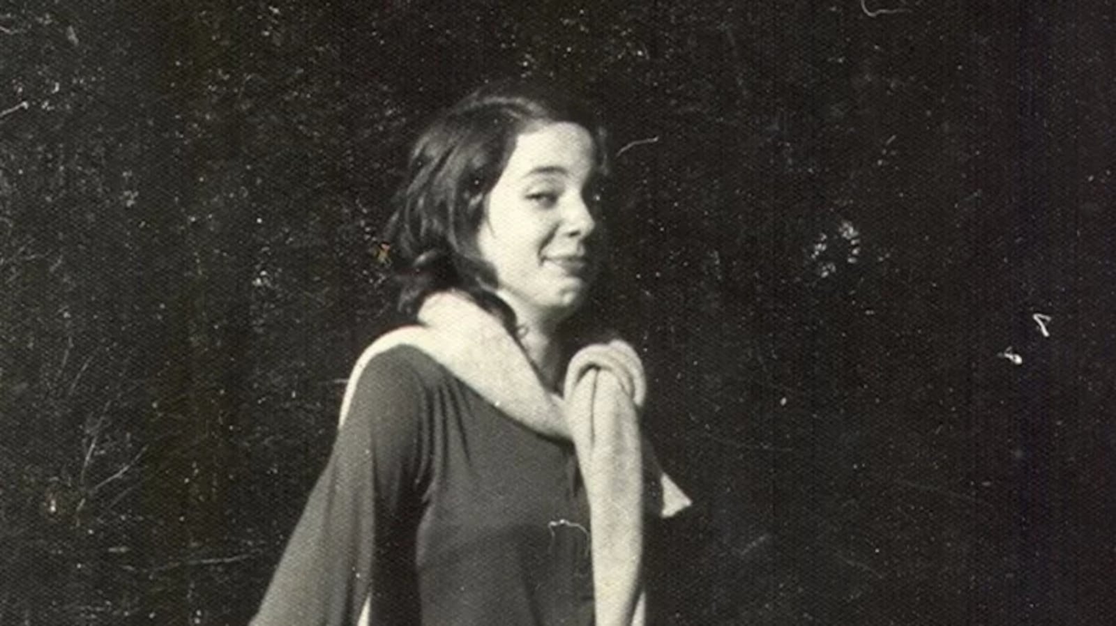 Allison Janney as a teenager. ALLISON JANNEY TWITTER