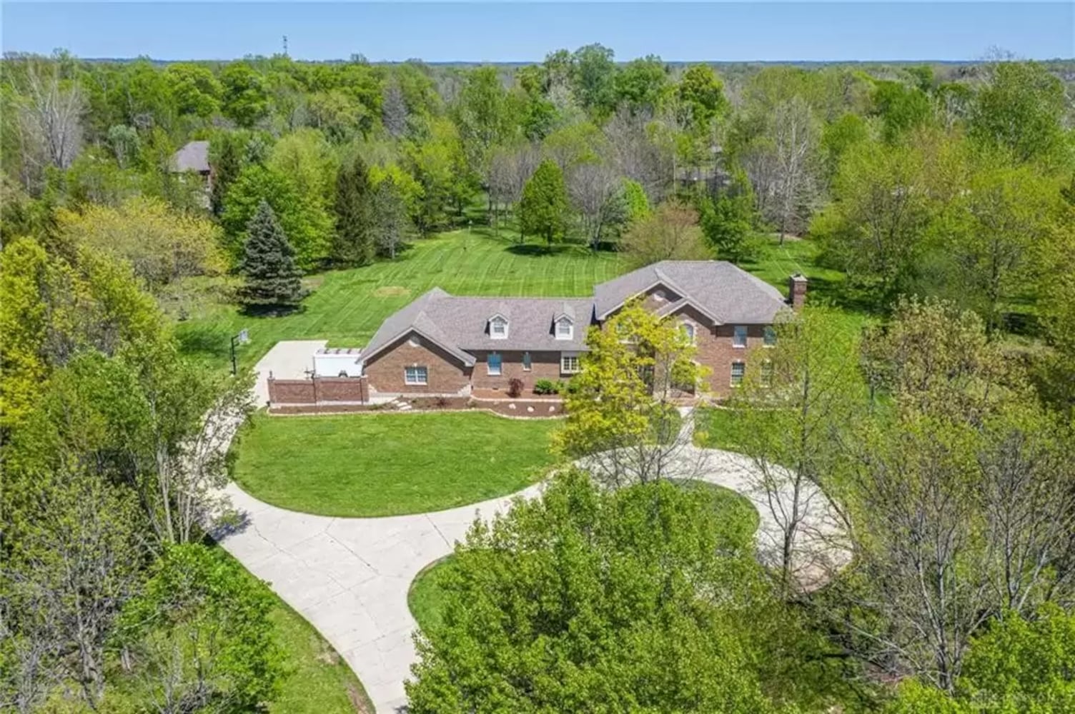 PHOTOS: Nearly $1M luxury home on market near Centerville