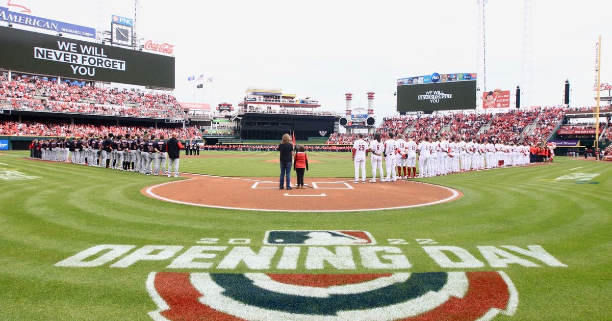 Cincinnati Reds - Put on your Rec Specs, #RedsOpeningDay