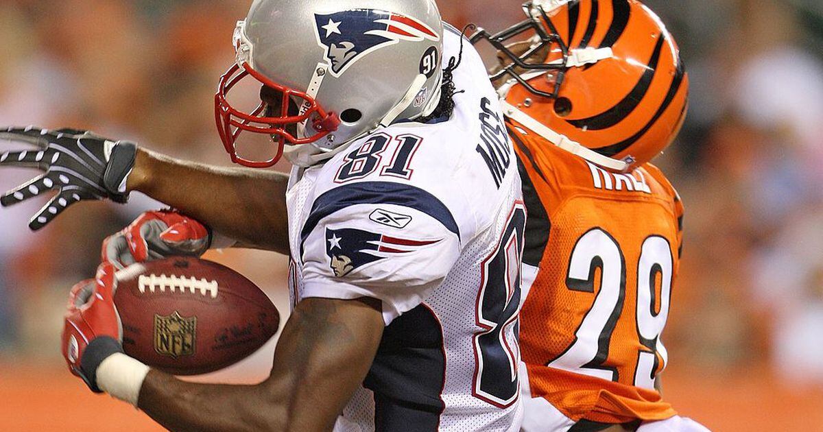 Ken Anderson of the Cincinnati Bengals drops back to pass against the  News Photo - Getty Images