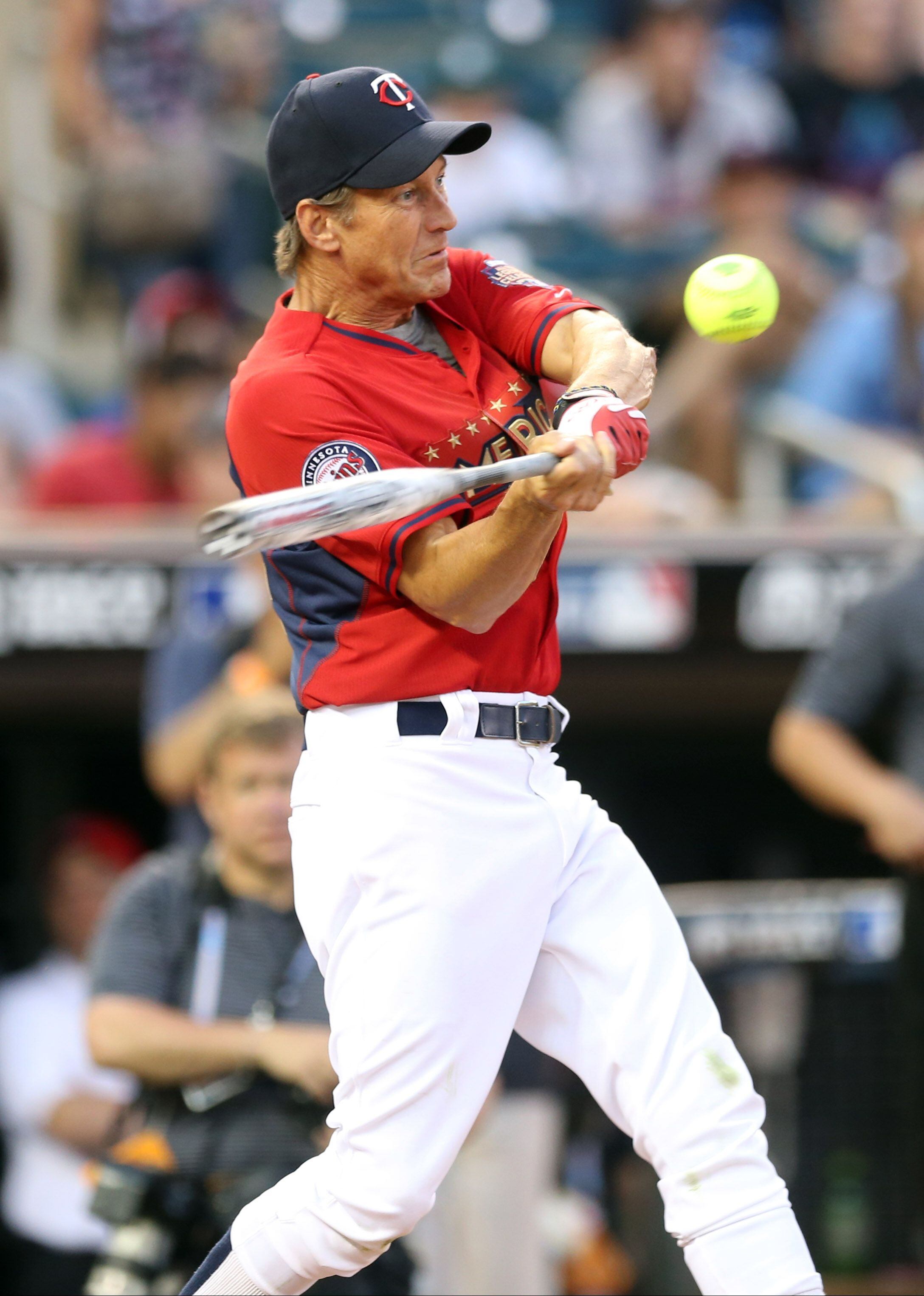 Photos: All-Star Legends & Celebrity Softball Game 2014