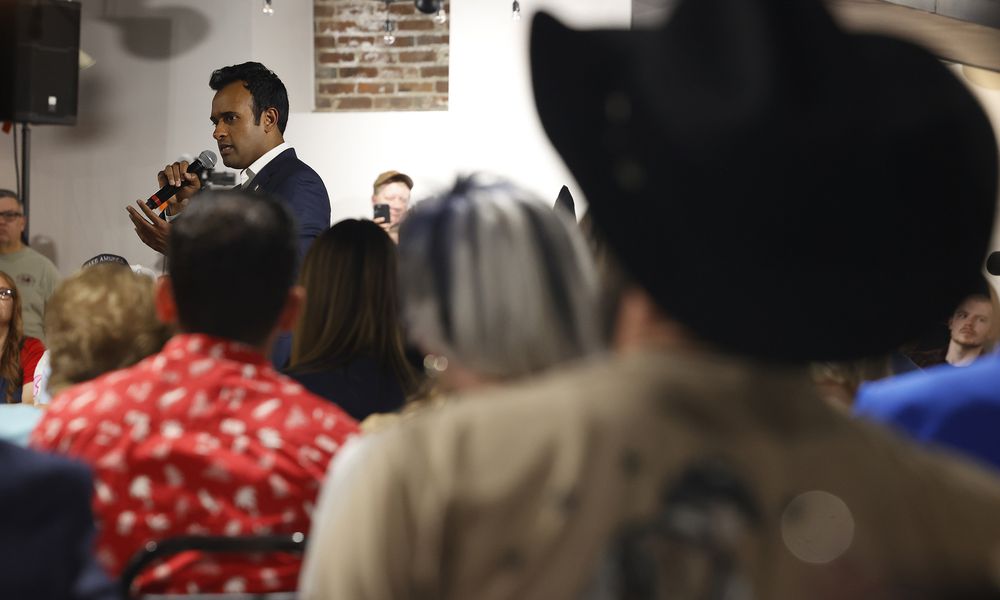 Former presidential candidate Vivek Ramaswamy speaks to a room full of supporters during a town hall meeting at the Bushnell Banquet Center in Springfield Thursday, Sept. 19, 2024. BILL LACKEY/STAFF