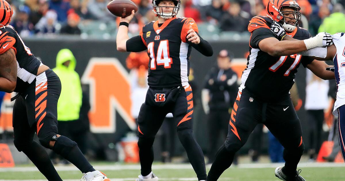 Joe Burrow Gave the Entire Cincinnati Bengals' Offensive Line an Icy Gift  for Christmas - Sports Illustrated Cincinnati Bengals News, Analysis and  More